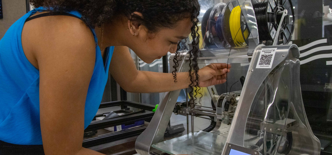 Fab Lab da Casa Firjan reabre nesta segunda (9) e vira ponto de encontro da comunidade maker do Rio