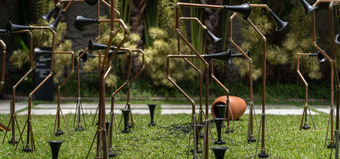 Casa Firjan provoca o público a “ouvir o futuro” em obra de Craca